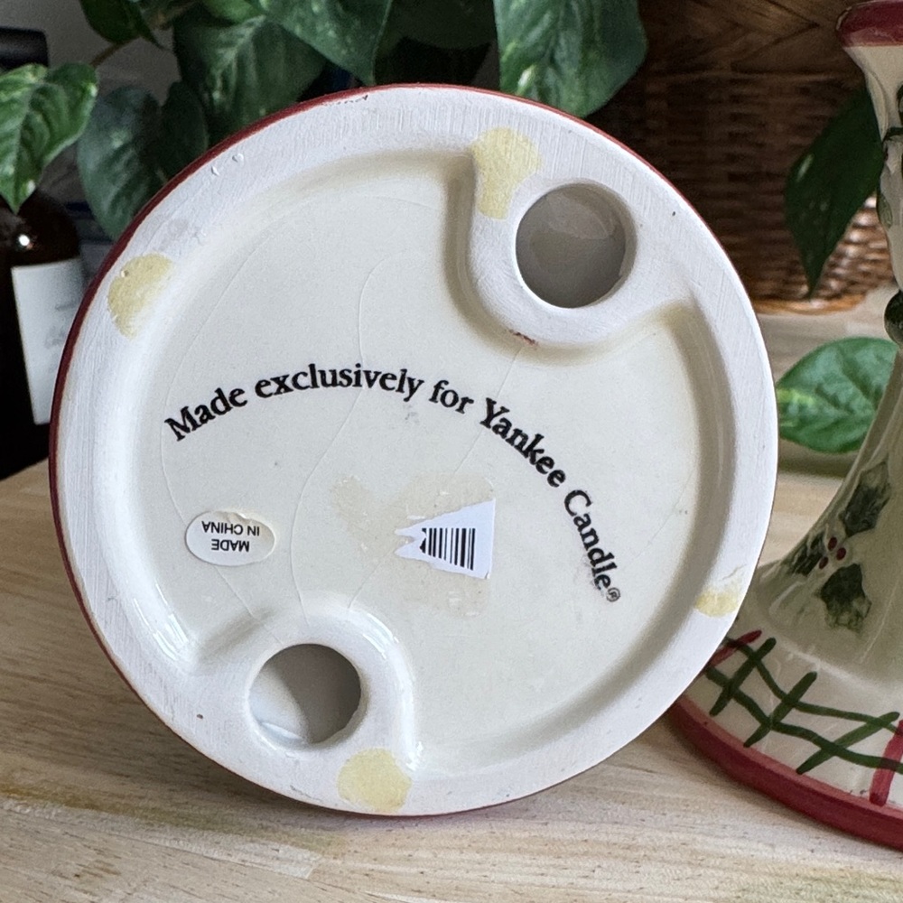 Yankee Candle Winter White Holly and Berry Candle Holders for Taper Candles - Picture 3 of 6